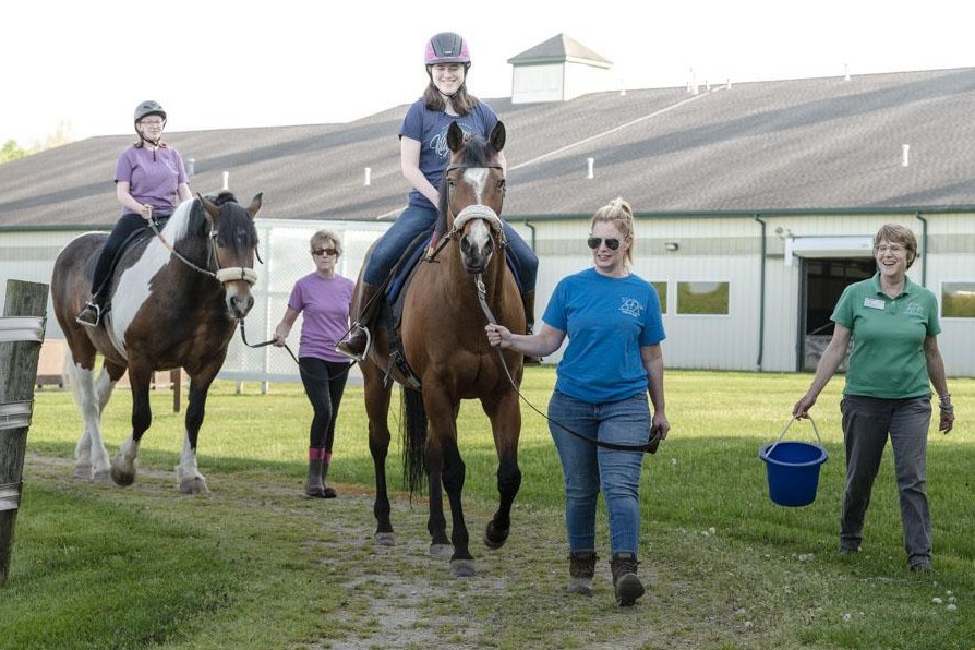 leslie instructing